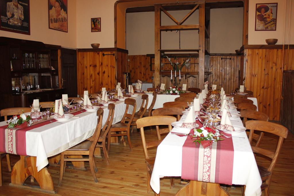 Hotel Central Český Těšín Εξωτερικό φωτογραφία